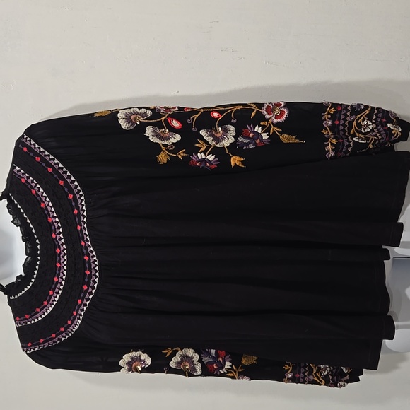 ANTHROPOLOGIE AKEMI + KIN LOUISE EMBROIDERED TUNIC SIZE XS. #7236 - Picture 3 of 11